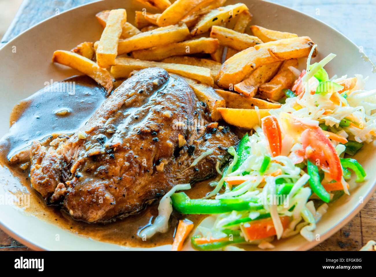 Delizioso e sano cibo su una piastra Foto Stock