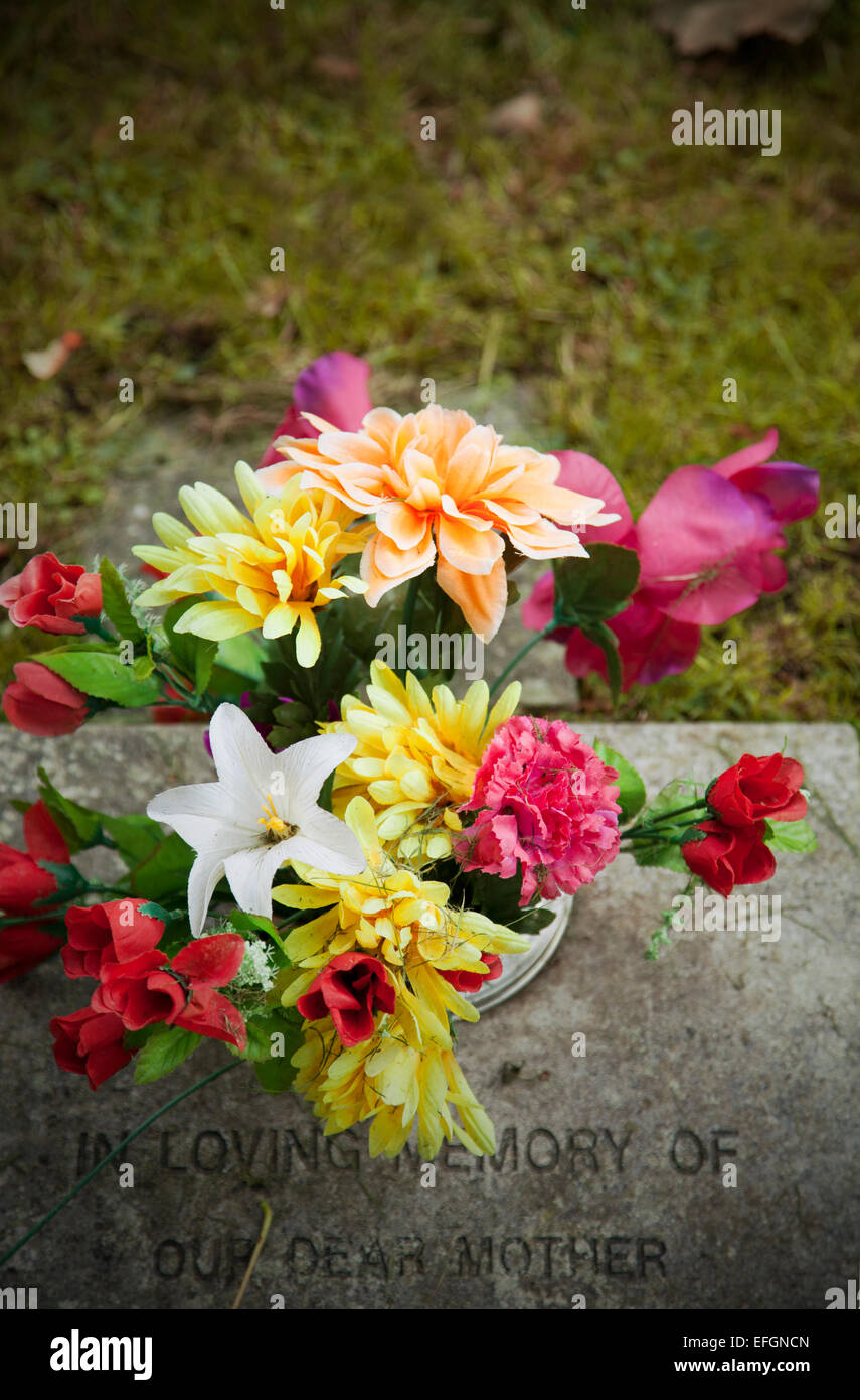 Vasetto Portafiori Per Tomba "In Loving Memory Mamma E Papà" - Chiodo Funerale In Nero Per Fiori Freschi O Finti