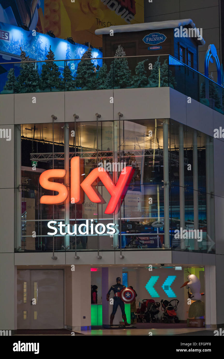 Sky Studios all'interno dell'arena O2 a Peninsula Square, Londra Regno Unito a febbraio Foto Stock