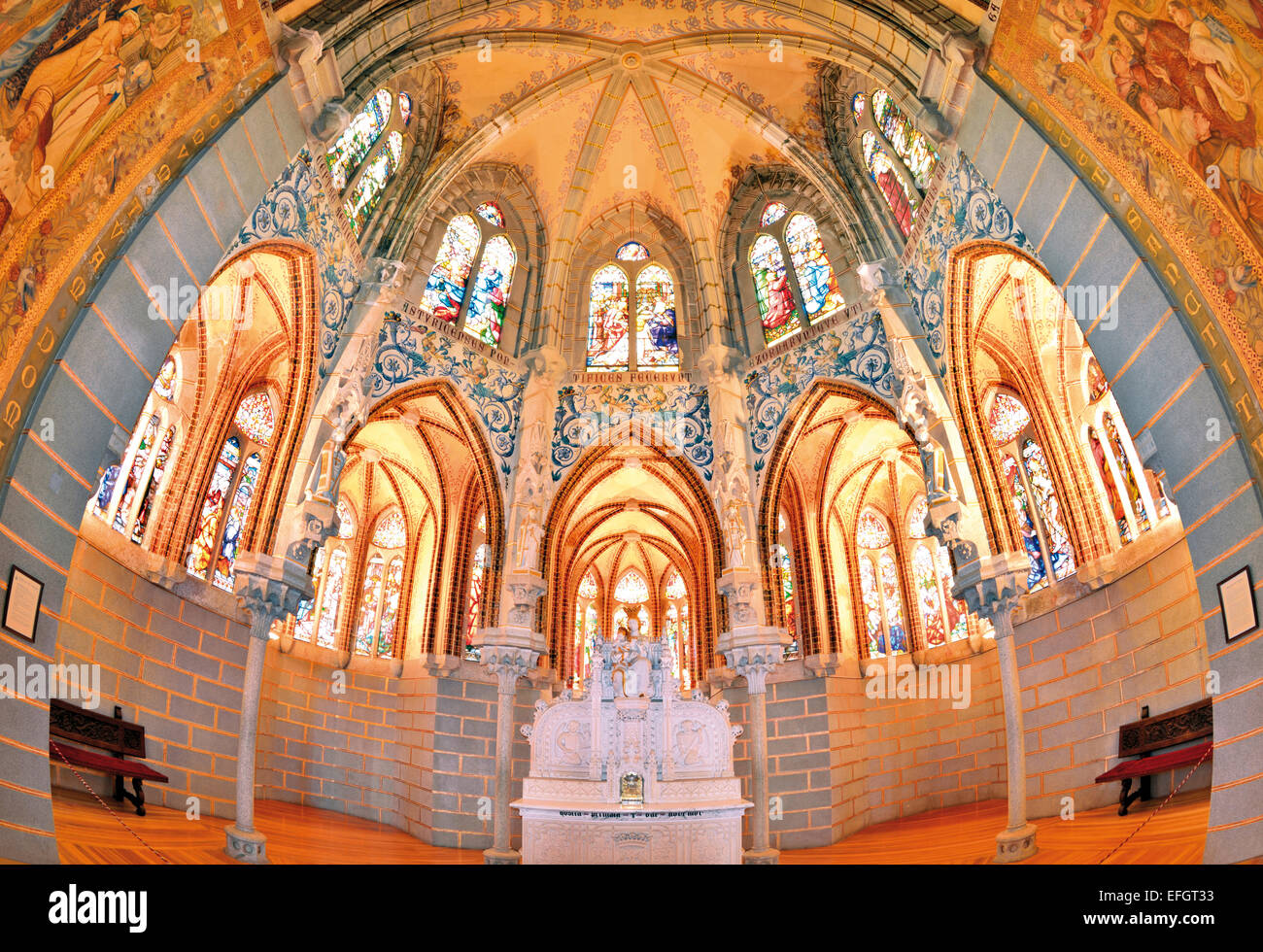 Spagna, Castilla-León: Interno della Cappella in monumenti di Gaudì Palacio Episcopal a Astorga Foto Stock