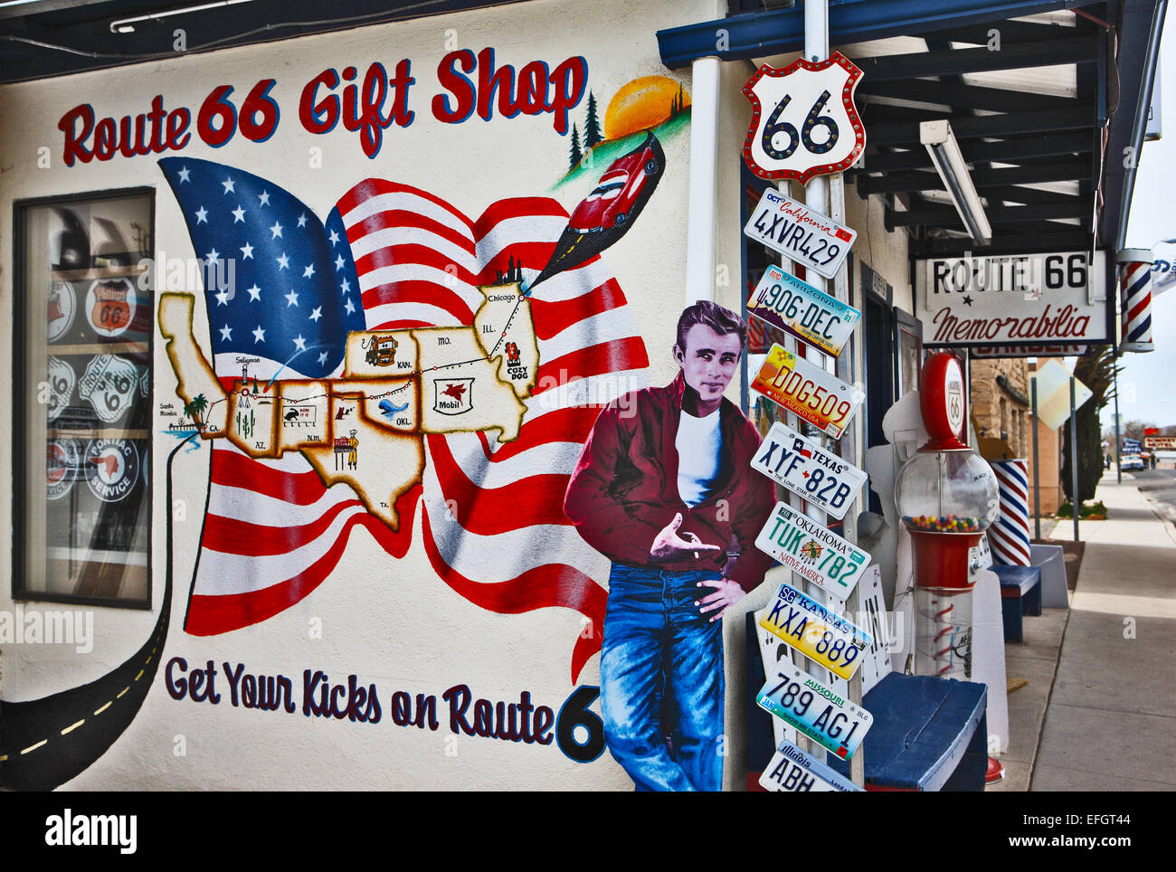 La dimensione della vita James Dean modello di taglio su un percorso 66 regali a Seligman in Arizona USA Foto Stock