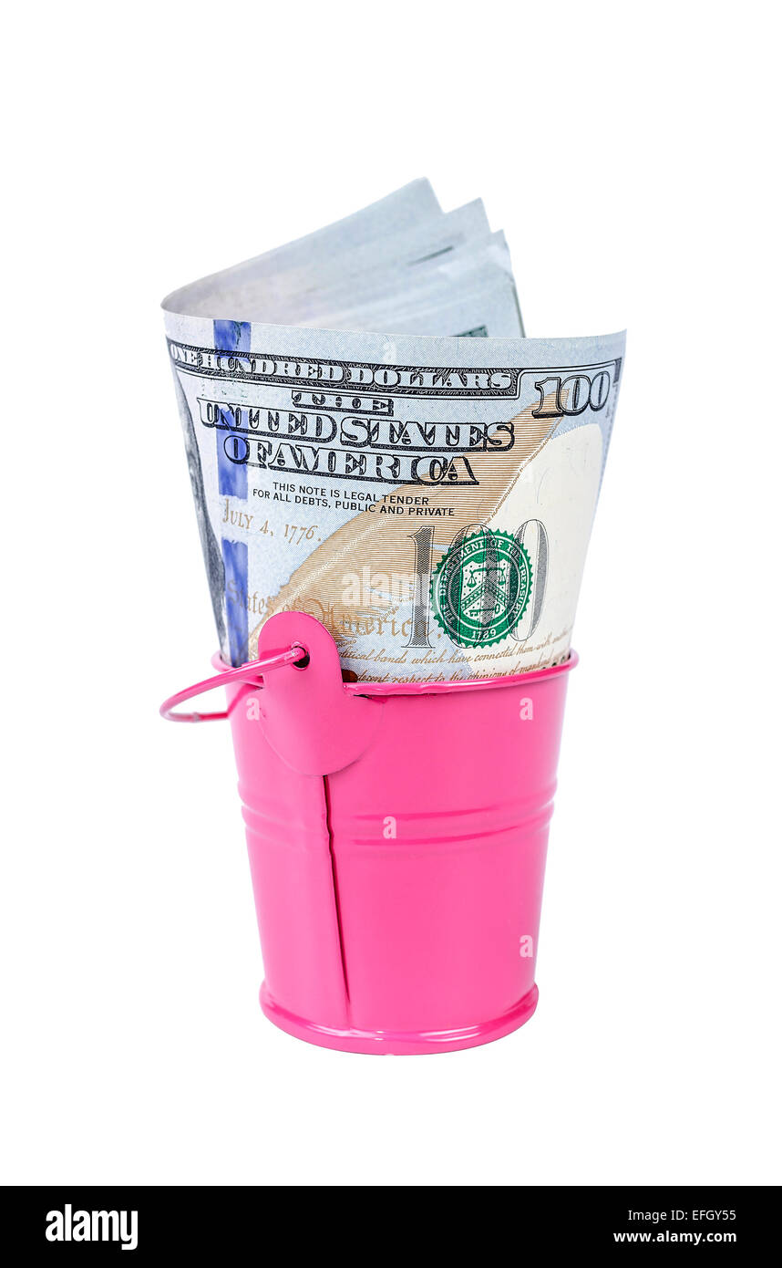 Il denaro in un secchio di colore rosa Foto Stock