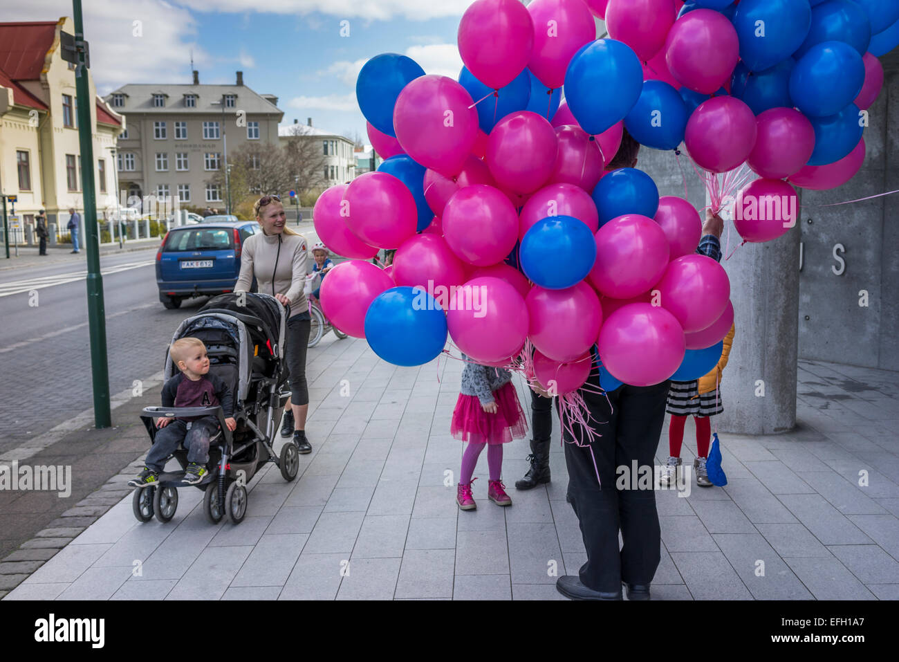 Palloncini per bambini, annuale festival dei bambini, Reykjavik, Islanda Foto Stock