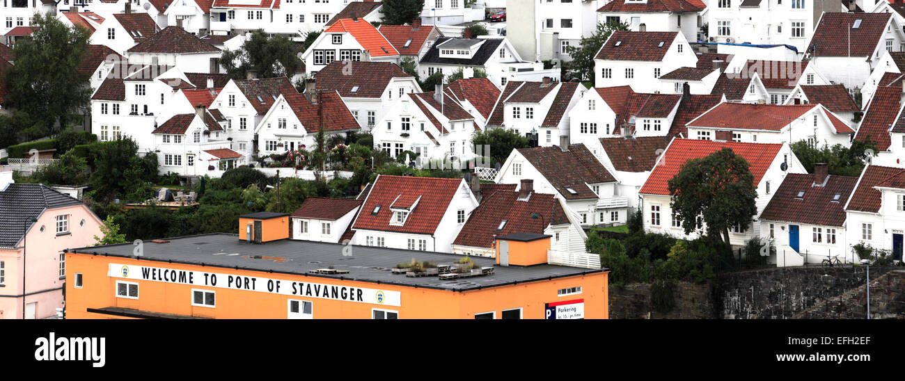 Legno bianco edifici della Città Vecchia (Gamle Stavanger), Stavanger città, Fiordi Occidentali, Norvegia, Scandinavia, Europa. Foto Stock