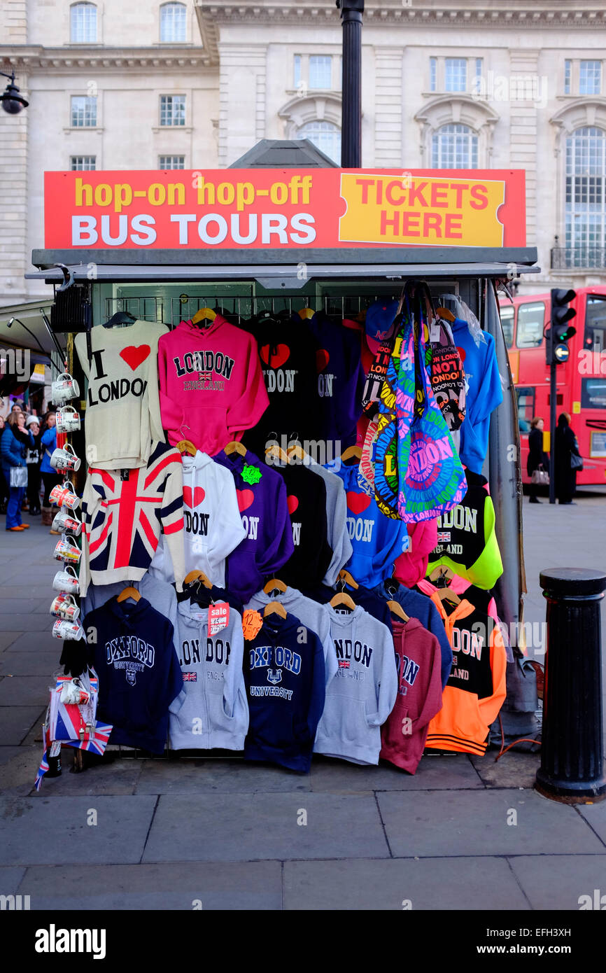 Londra di Souvenir e di stallo Ticket Booth - Piccadilly Circus Foto Stock