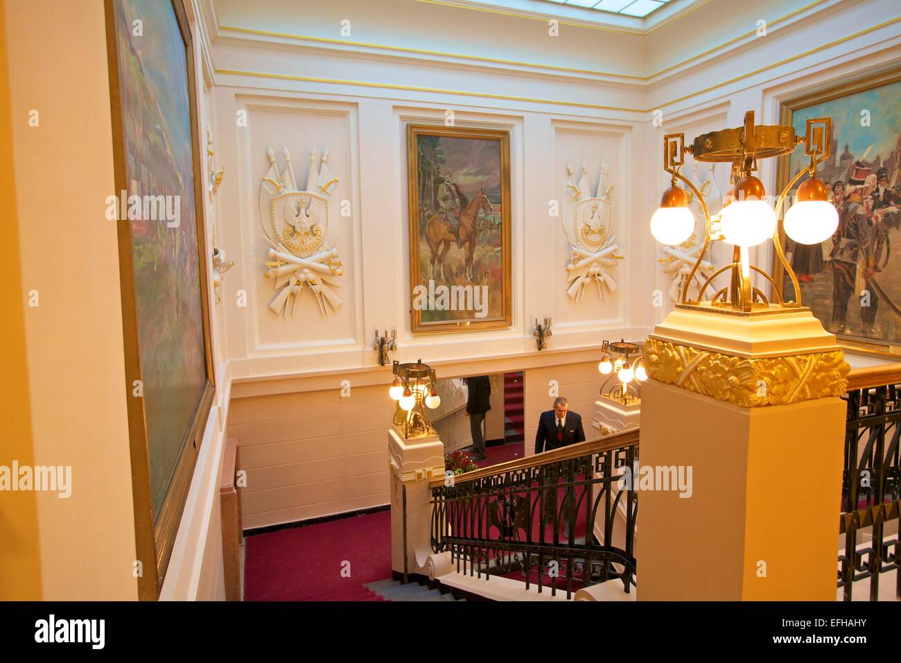 Interno del Klub Garnizonowy con la pittura di Josef Pilsudski, Cracovia, in Polonia, in Europa Foto Stock
