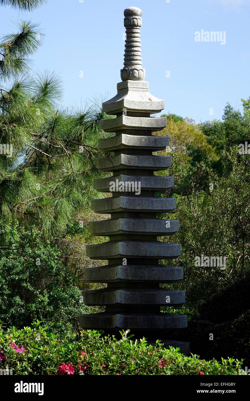 Giapponese pagoda in pietra a lanterna Morikami Giardini Giapponesi, Delray Beach, Palm Beach County, Florida Foto Stock