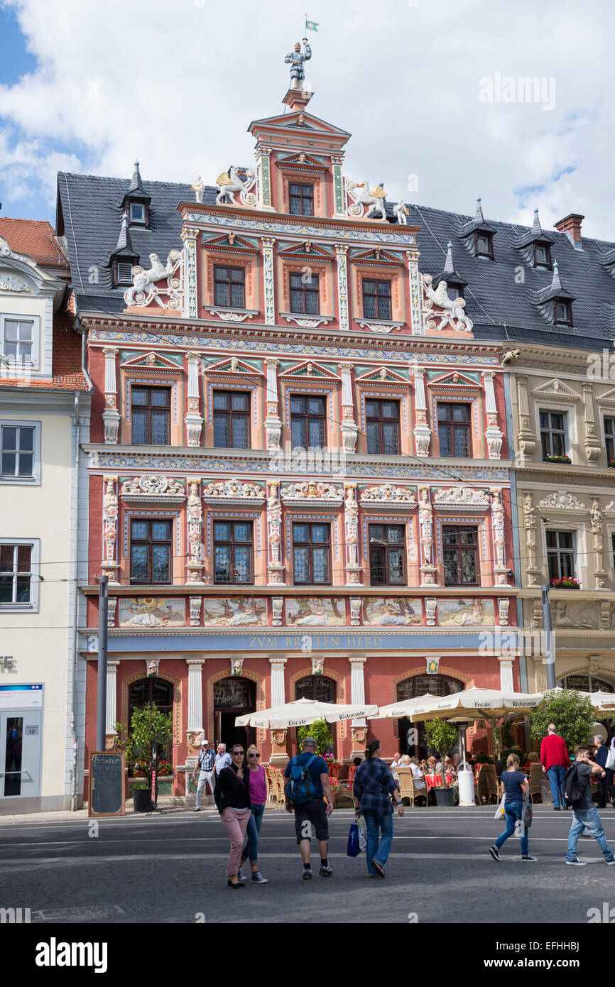 Case pittoresche in stile rinascimentale sulla piazza Fischmarket, Erfurt, capitale della Turingia, Germania, Europa. Foto Stock