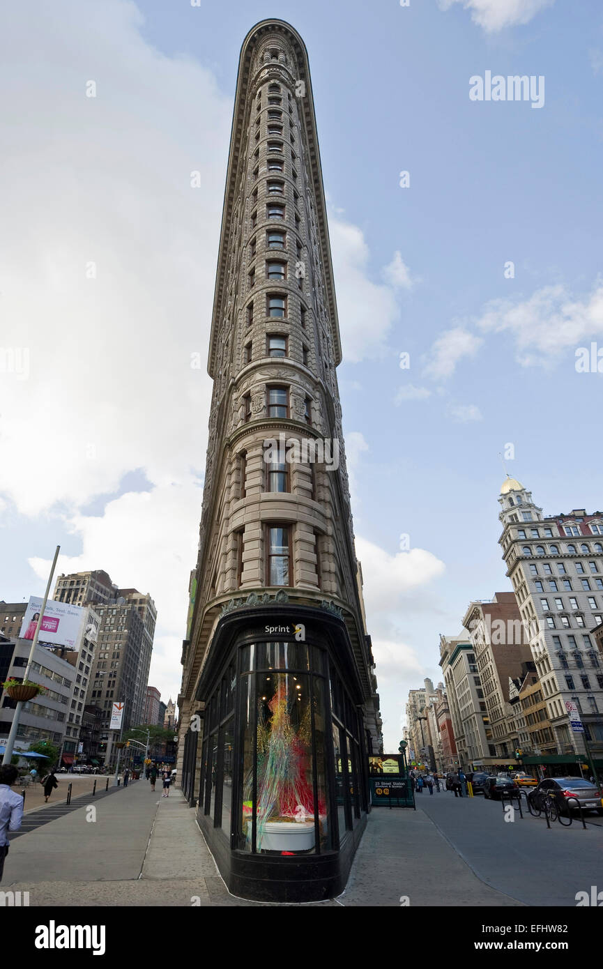 Flatiron Building, architetto Daniel Burnham, 5th Avenue e Broadway, Manhattan, New York, Stati Uniti d'America Foto Stock