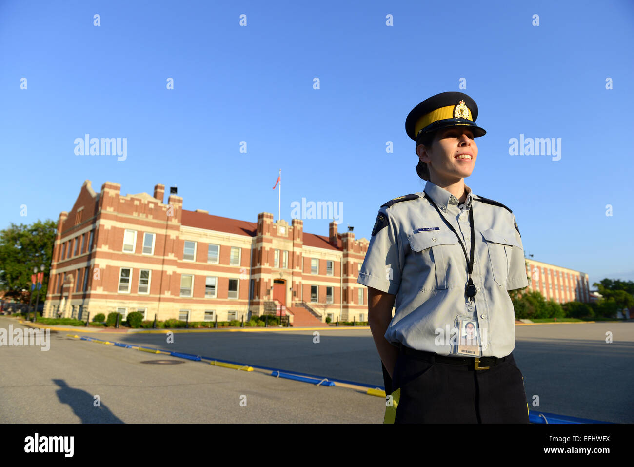 Mountie femmina presso il Royal Canadian polizia montata Depot, RCMP training academy di Regina, Saskatchewan, Canada Foto Stock