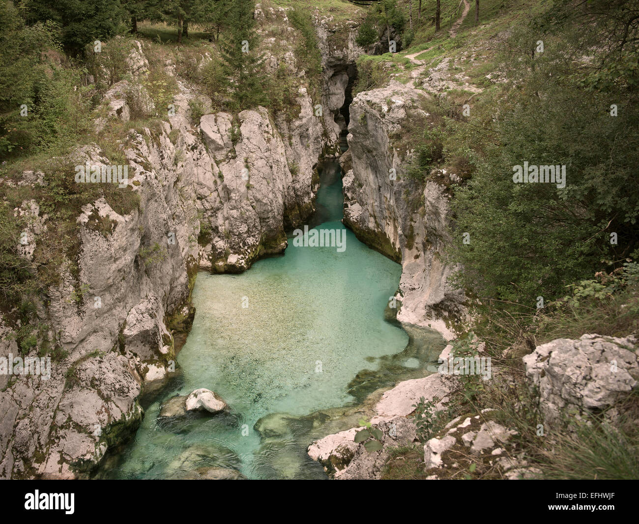 River a Soca valle intorno Bovec, sulle Alpi Giulie, Primorska, Slovenia Foto Stock