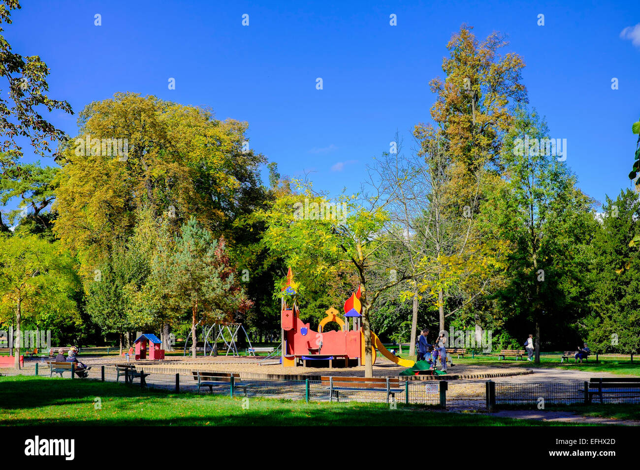 Il parco giochi per i bambini, Parc de l'Orangerie park, Strasburgo, Alsazia, Francia, Europa Foto Stock
