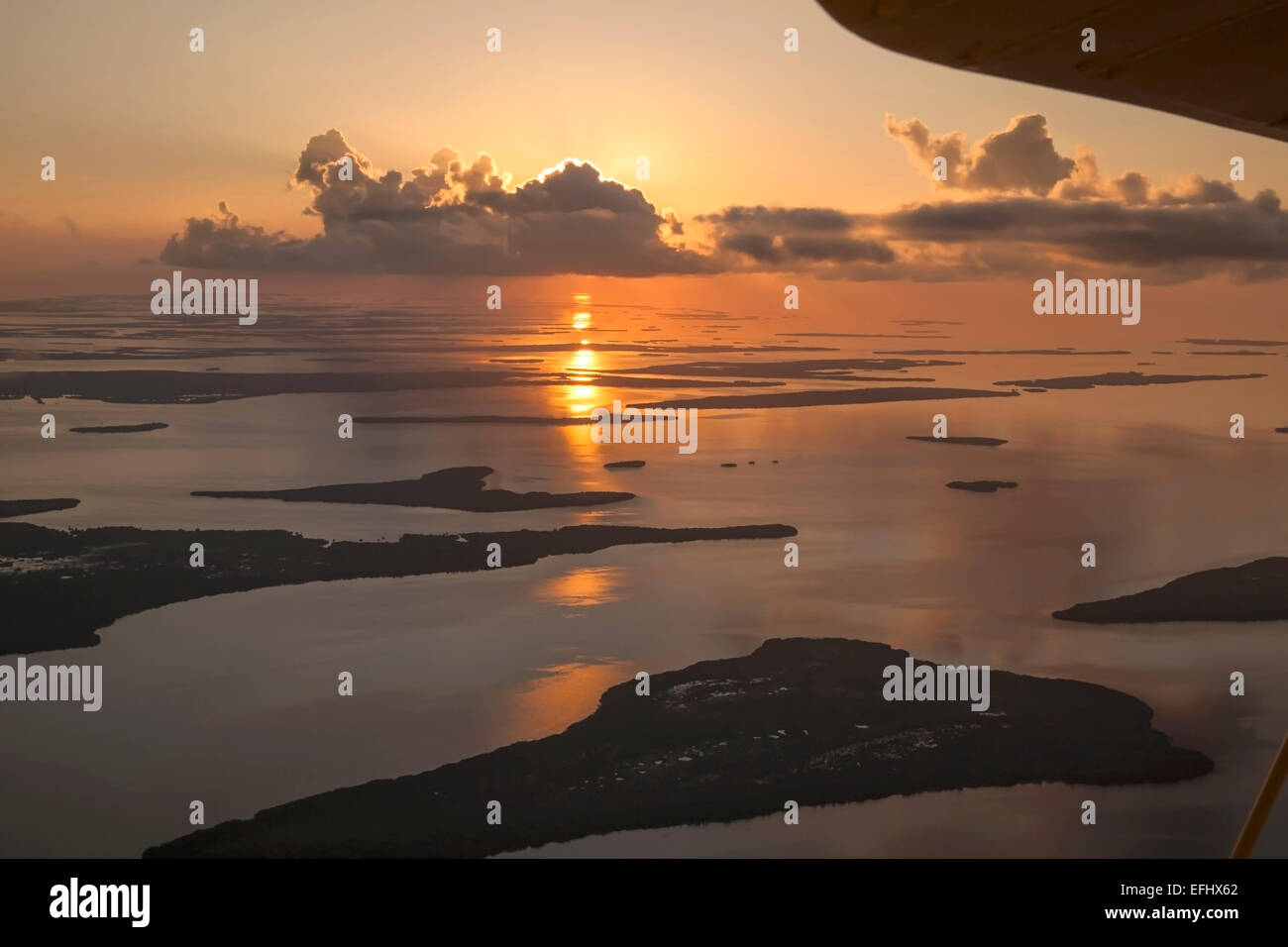 Vista aerea delle isole delle Florida Keys al tramonto, Florida, Stati Uniti d'America Foto Stock