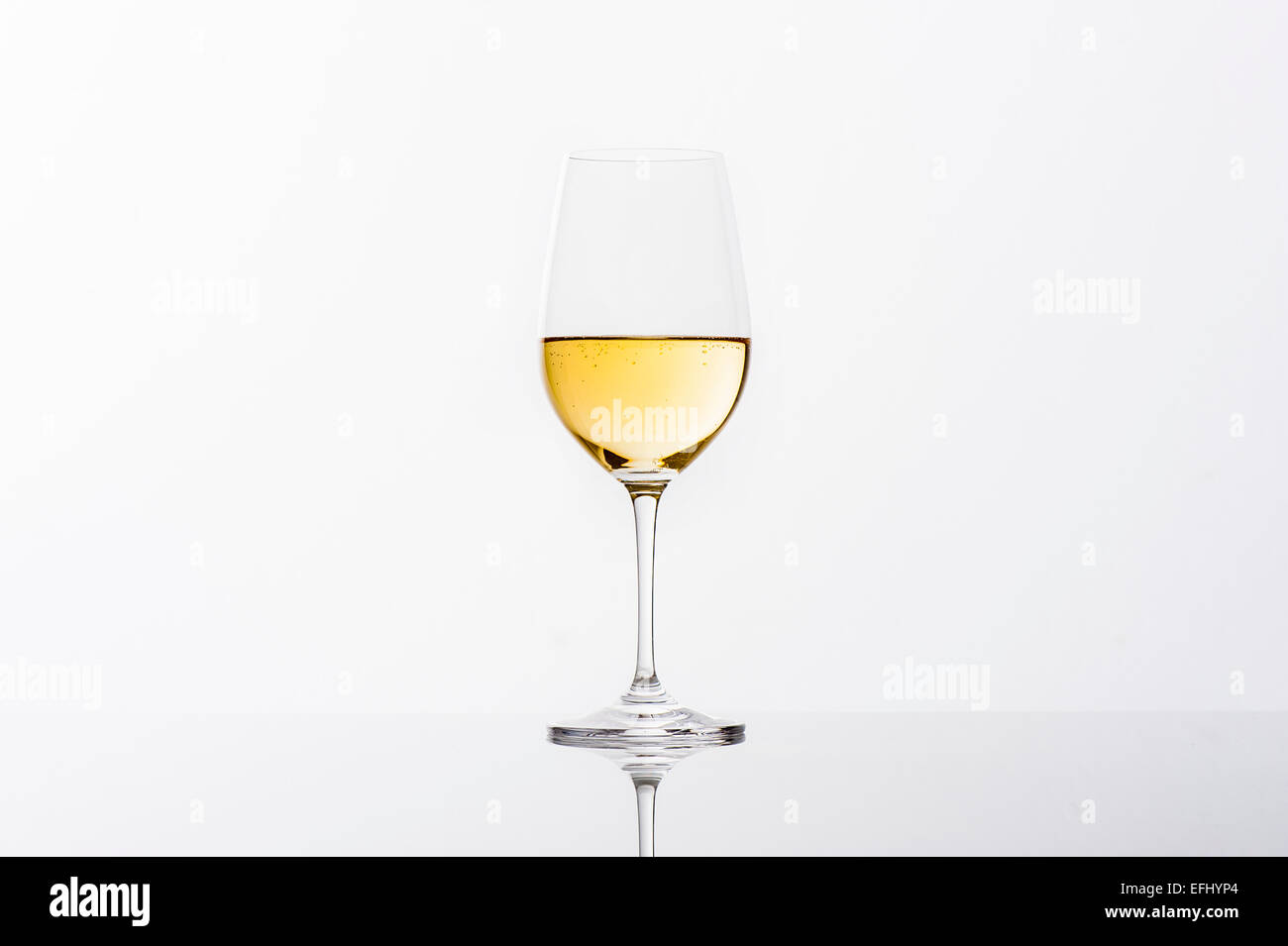 Bicchiere di vino bianco, Amburgo, Germania settentrionale, Germania Foto Stock