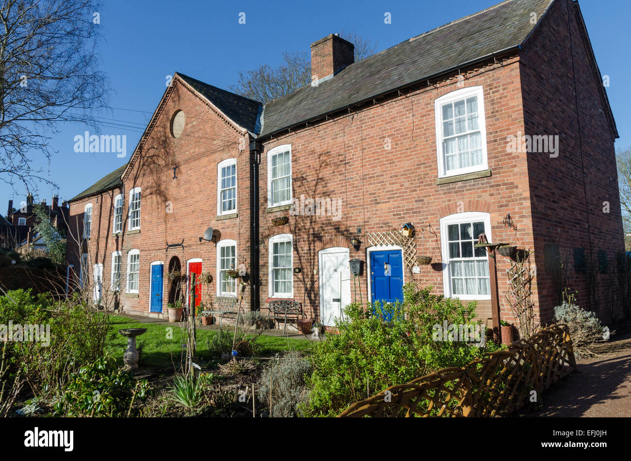 Fila di mattoni rossi e cottage a Bewdley, Worcestershire Foto Stock