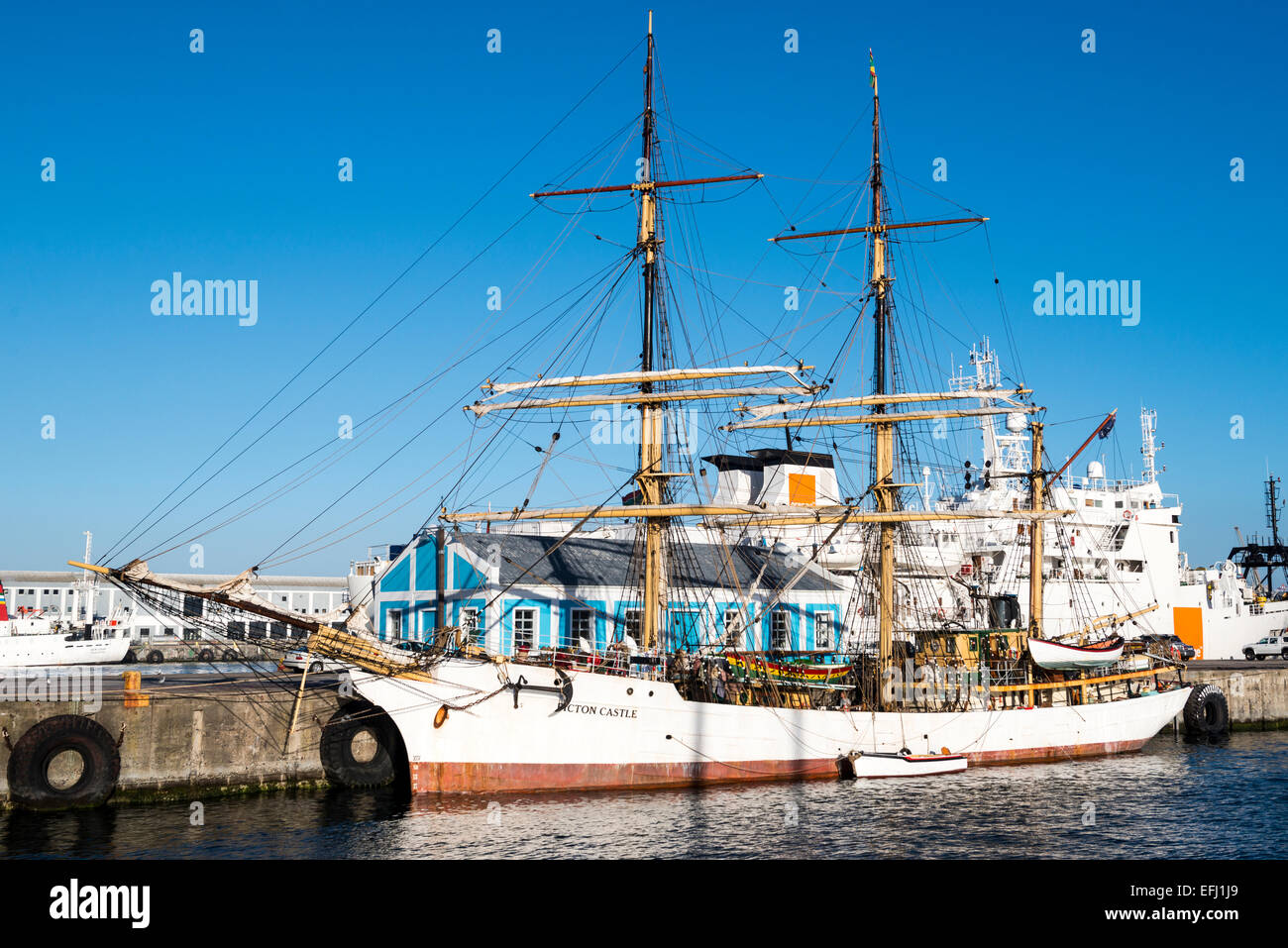 Il castello di Picton, una tre-masted tall addestramento alla vela di nave al molo, Cape Town, Sud Africa Foto Stock