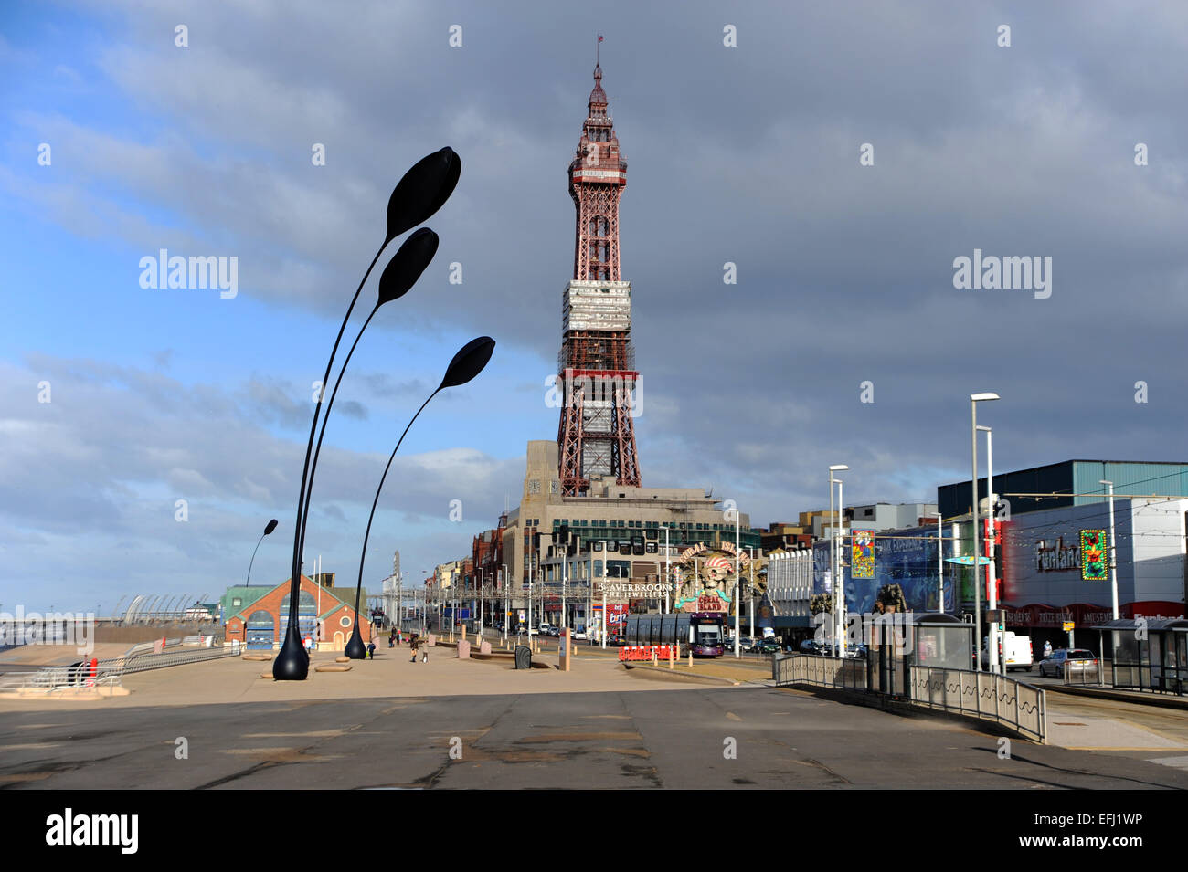 Blackpool Lancashire Regno Unito - Lungomare e Torre sul inverni freddi giorni di gennaio 2015 Foto Stock