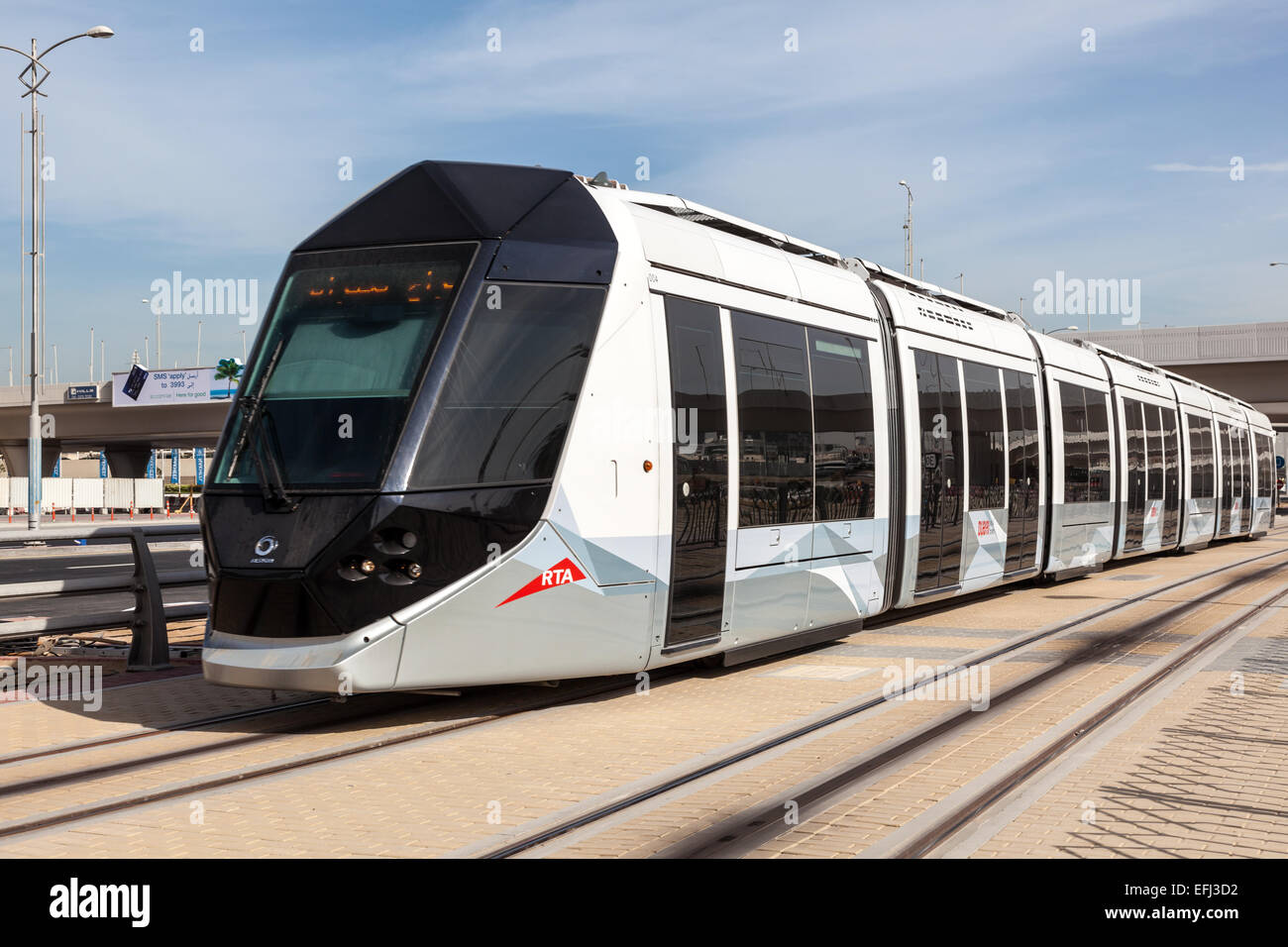 Nuovo servizio di tram nella città di Dubai. Foto Stock