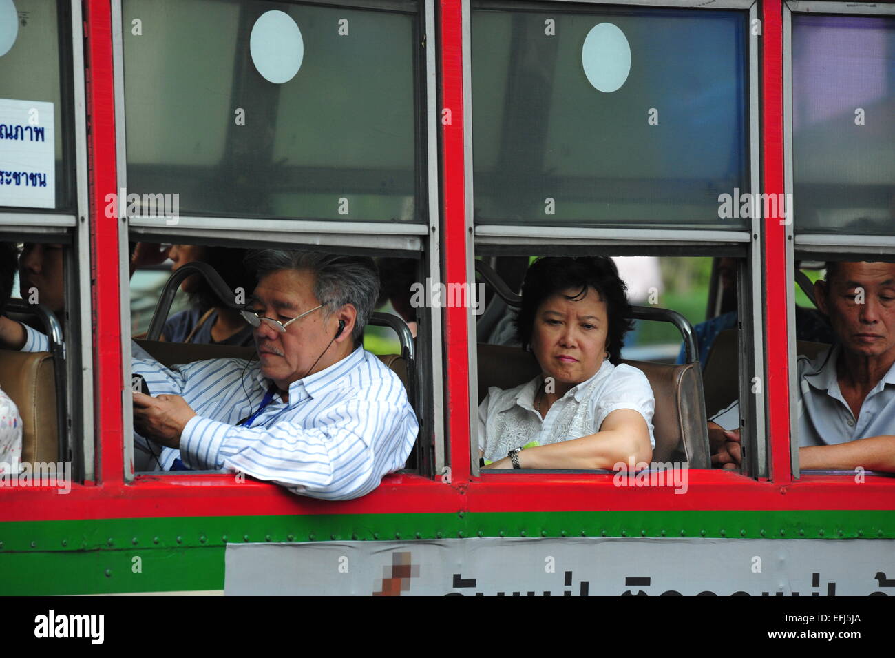 Rush Hour, Autobus a Bangkok, in Thailandia. Foto Stock