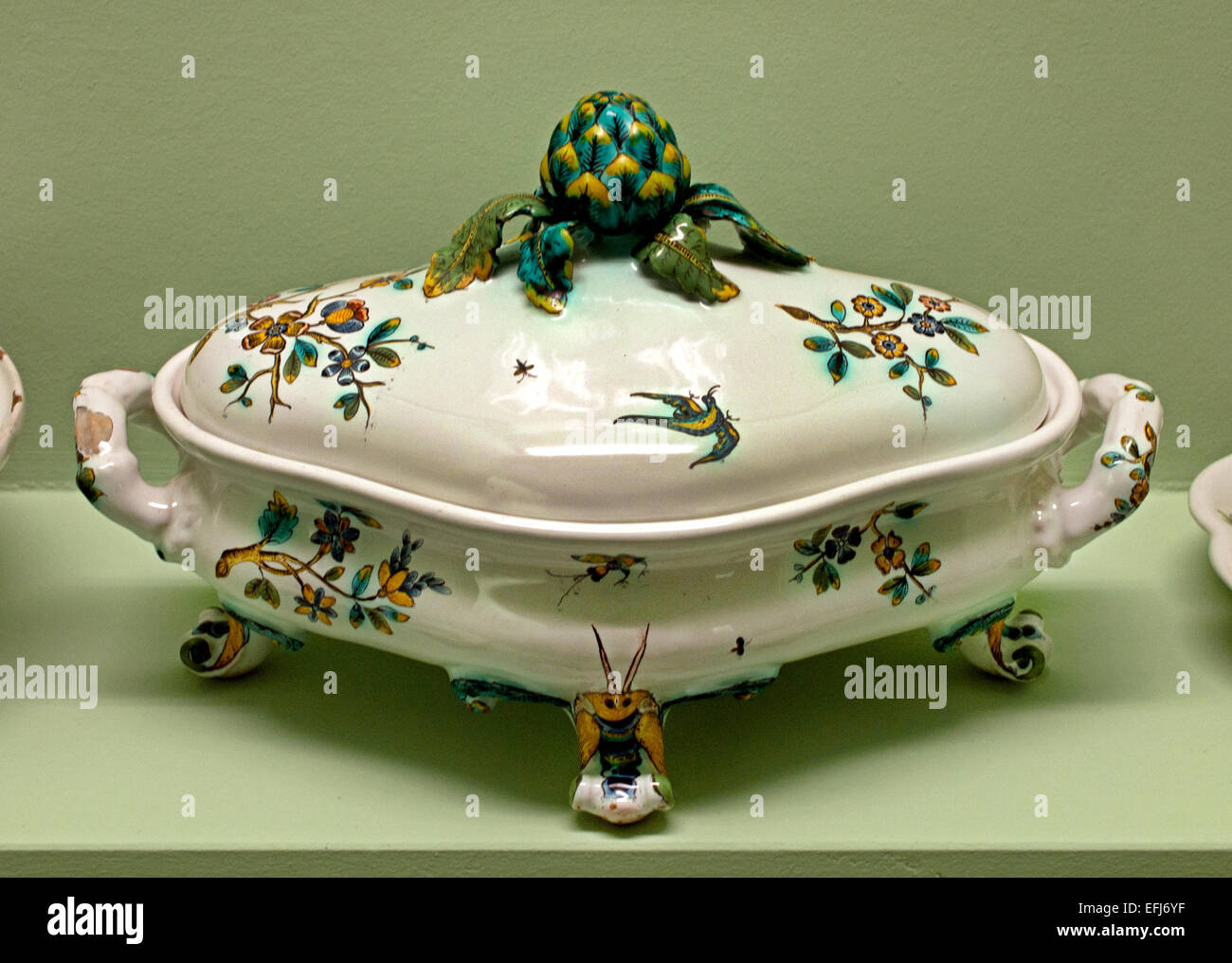 Faenza - Ceramica Charles François Hannong 1669 - 1739 ( originariamente olandese potters Family ) Paul Anthony divenne il capo della fabbrica nel 1732 Musée des Arts Décoratifs (Museo di Arte Decorativa) Strasburgo Francia Foto Stock