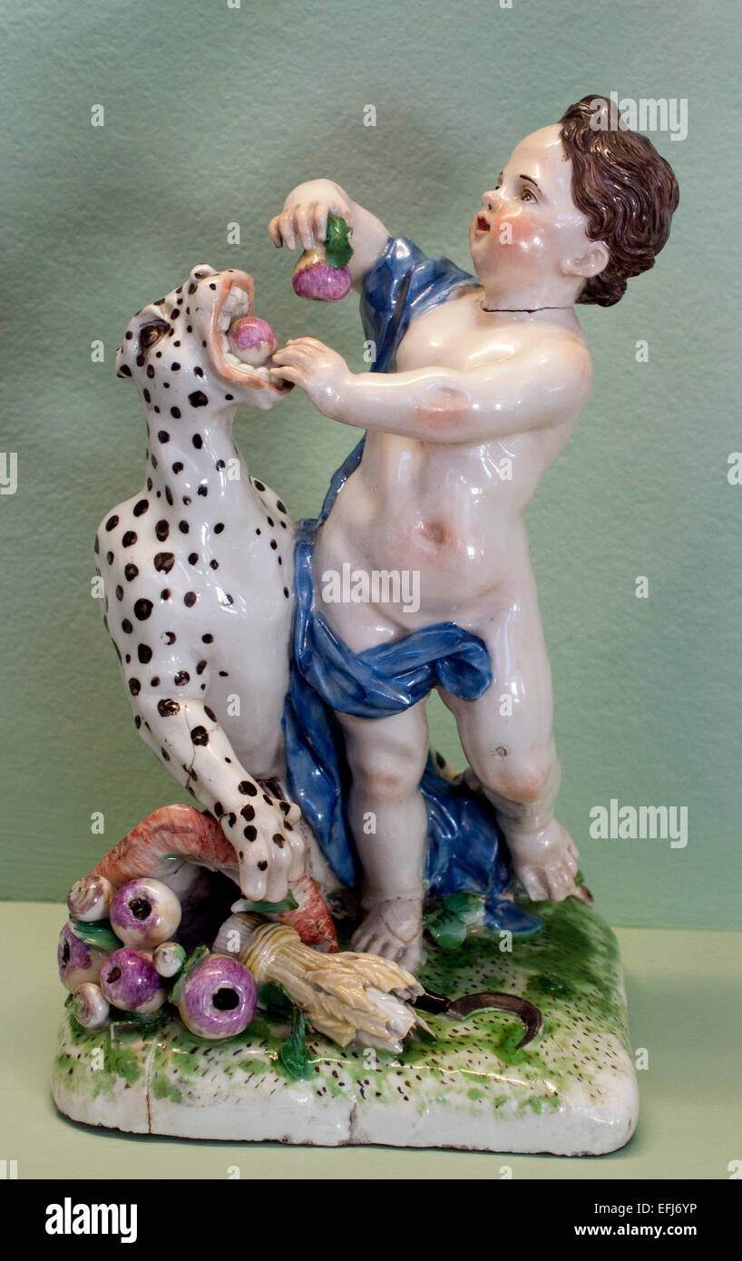 Faenza - Ceramica Charles François Hannong 1669 - 1739 ( originariamente olandese potters Family ) Paul Anthony divenne il capo della fabbrica nel 1732 Musée des Arts Décoratifs (Museo di Arte Decorativa) Strasburgo Francia Foto Stock