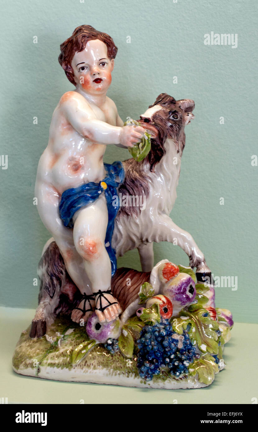 Faenza - Ceramica Charles François Hannong 1669 - 1739 ( originariamente olandese potters Family ) Paul Anthony divenne il capo della fabbrica nel 1732 Musée des Arts Décoratifs (Museo di Arte Decorativa) Strasburgo Francia Foto Stock