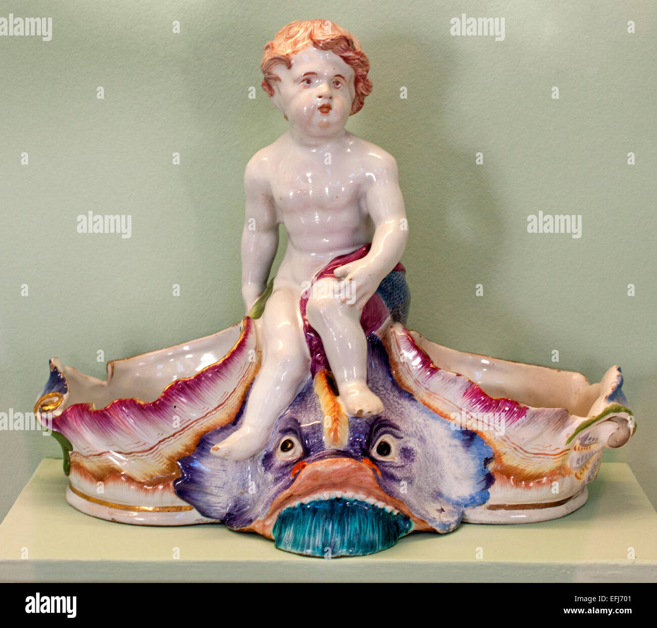 Faenza - Ceramica Charles François Hannong 1669 - 1739 ( originariamente olandese potters Family ) Paul Anthony divenne il capo della fabbrica nel 1732 Musée des Arts Décoratifs (Museo di Arte Decorativa) Strasburgo Francia Foto Stock