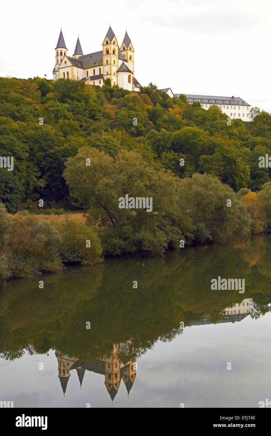 Arnstein abbey sopra il fiume Lahn vicino a Nassau, Westerwald, Renania-Palatinato, Germania, Europa Foto Stock