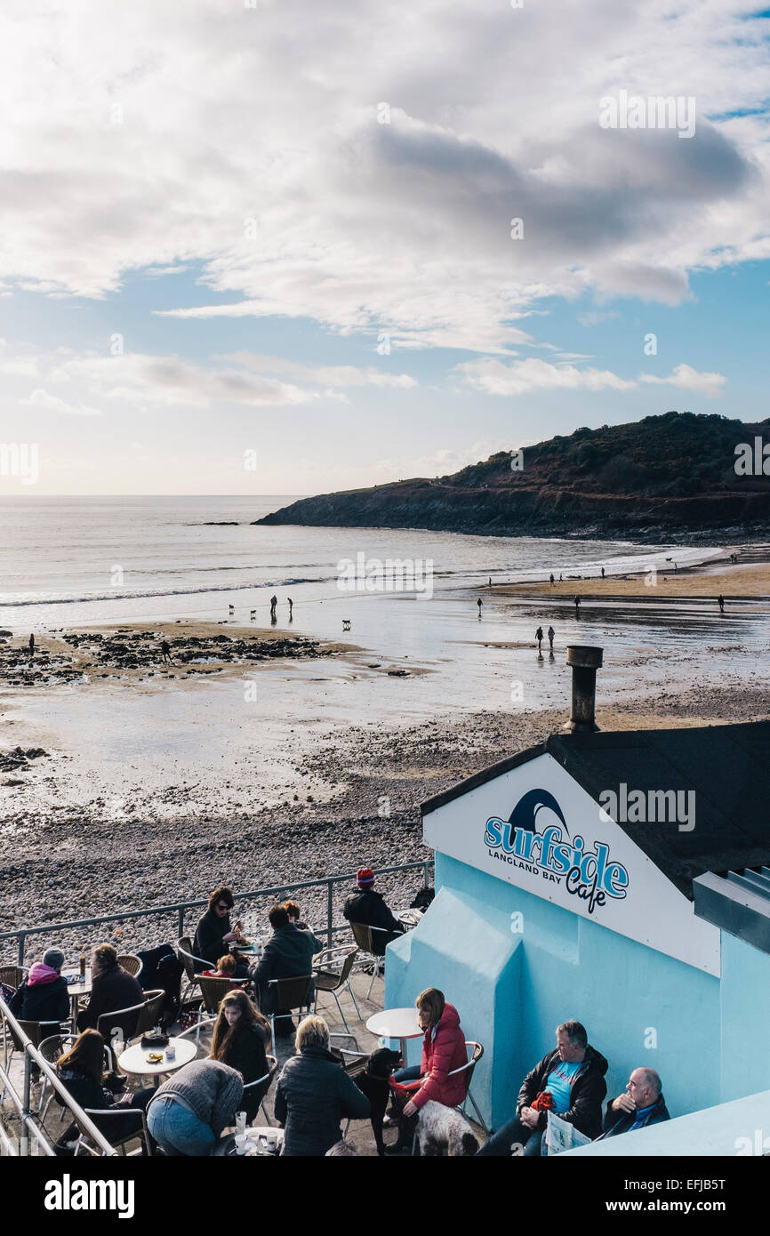 Le persone a un cafe in langland, Swansea Foto Stock