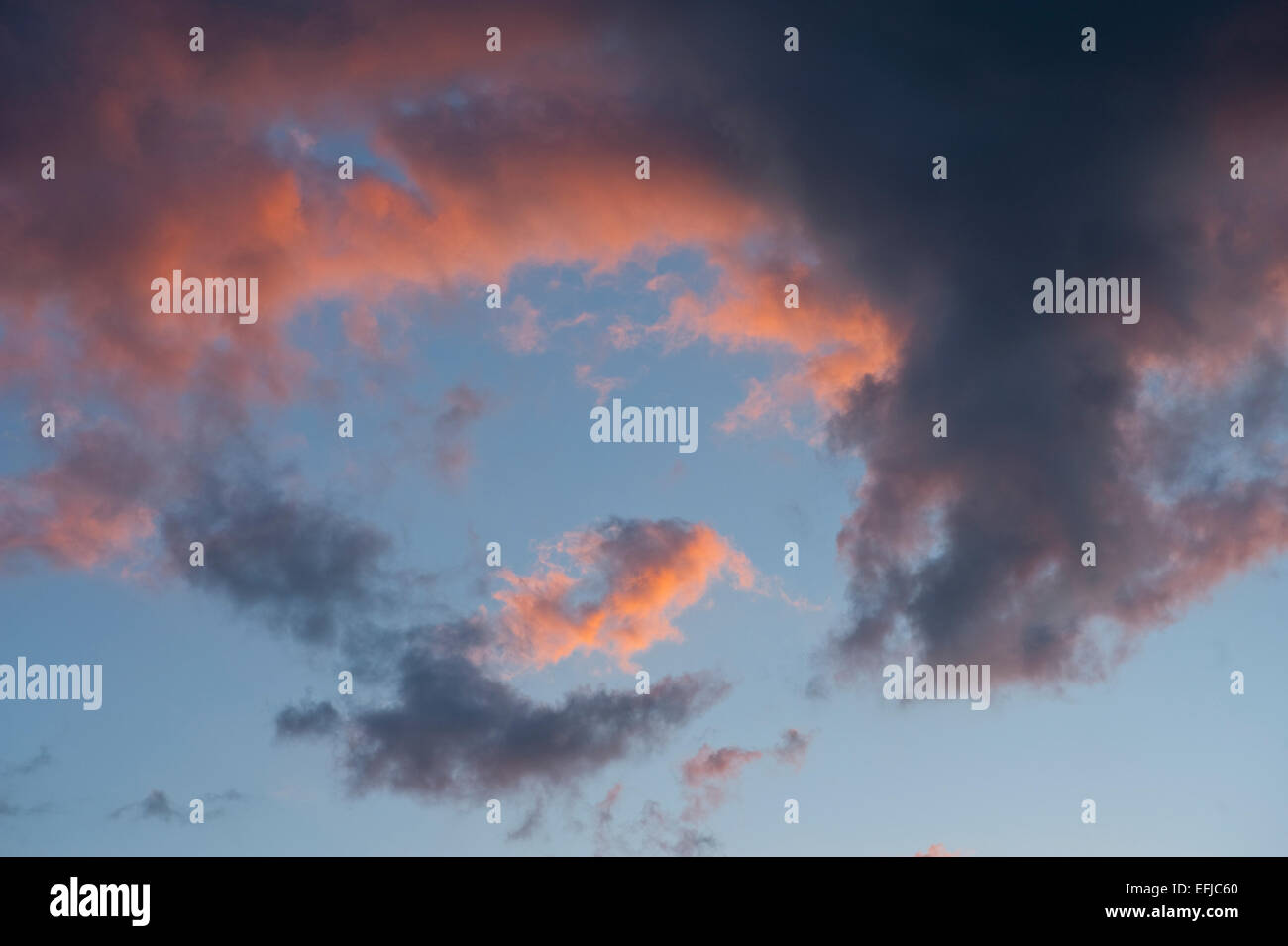 Nuvole al tramonto Foto Stock