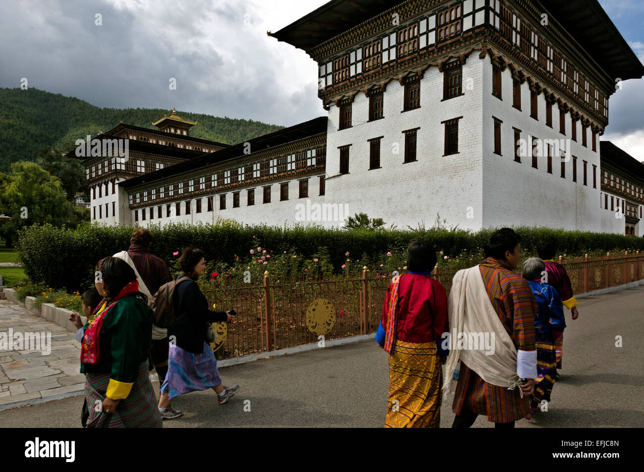 Il Bhutan - Tashichoedzong nella città capitale di Thimphu, centro di governo per il paese. Foto Stock