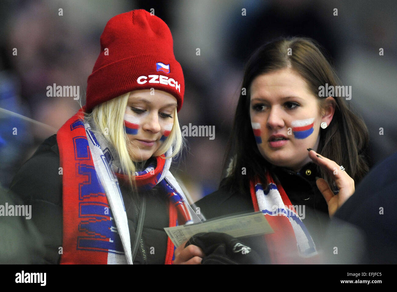 Ventole ceca sono visti durante l'Euro Tour Hockey match, Repubblica Ceca contro la Russia, Karlovy Vary Repubblica Ceca, 5 febbraio 2015. (CTK foto/Slavomir Kubes) Foto Stock