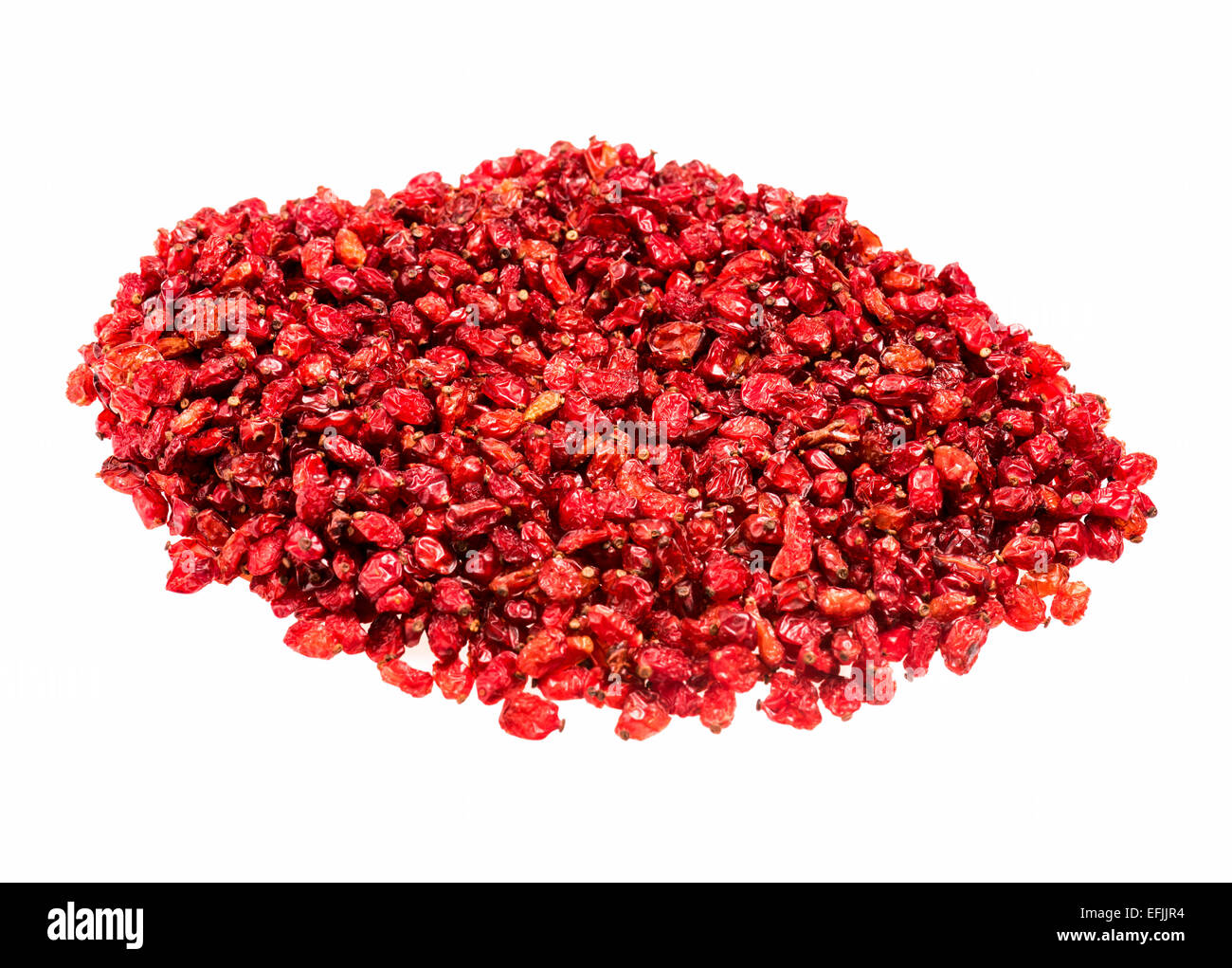 Berberis vulgaris bacche rosso dolce acidulo cottura cottura tè deliziosi frutti strutture cibo essiccato uvetta senza intaglio su wh Foto Stock