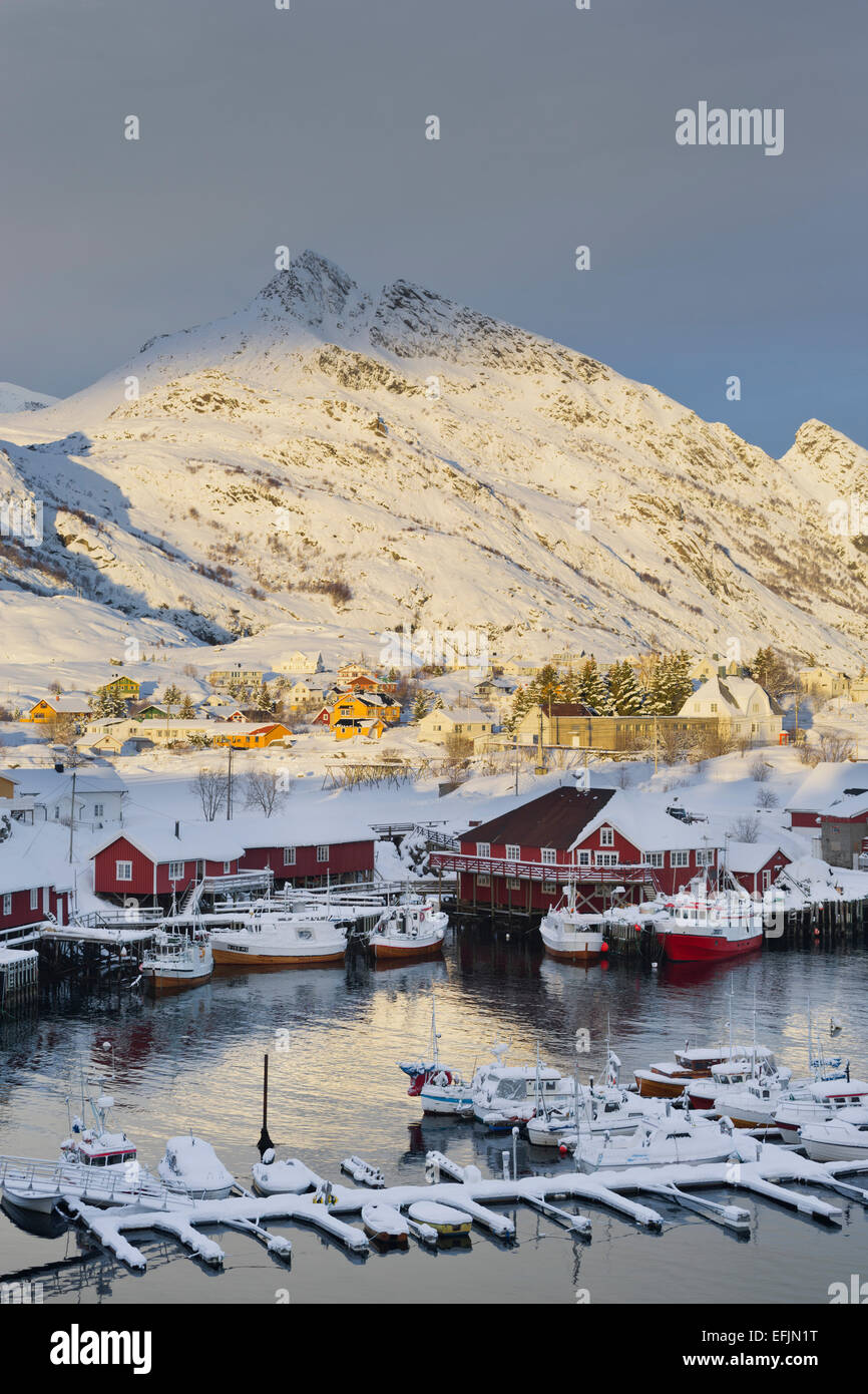 Villaggio di Sorvagen, Moskenesoya, Lofoten, Nordland, Norvegia Foto Stock