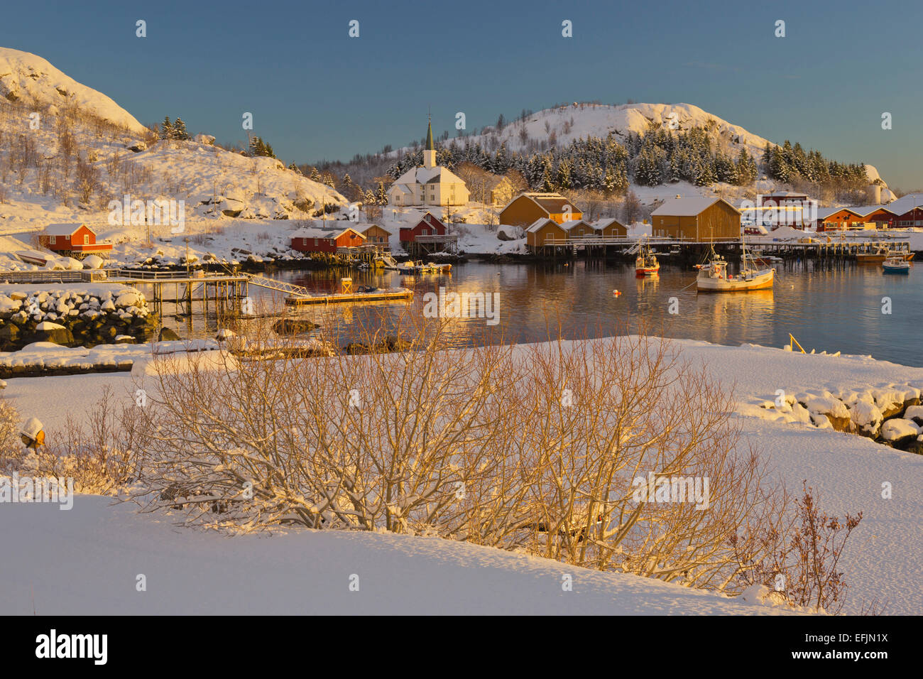 Villaggio di Moskenes in inverno, Moskenesoya, Lofoten, Nordland, Norvegia Foto Stock