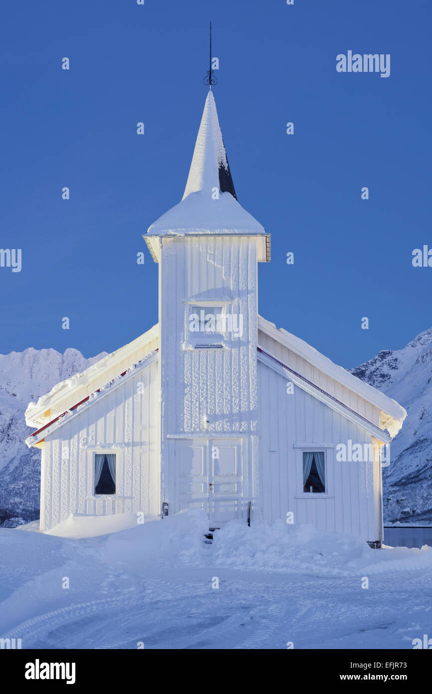 Chiesa in Sildpollneset, Vestpollen, Austnesfjorden, Austvagoya, Lofoten, Nordland, Norvegia Foto Stock
