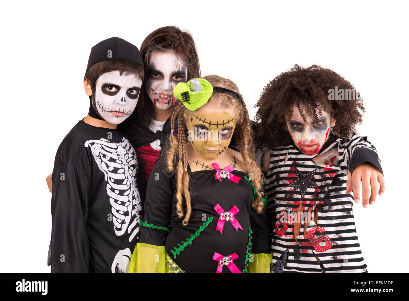 I bambini con la faccia di vernice e di costumi di Halloween isolato in bianco Foto Stock