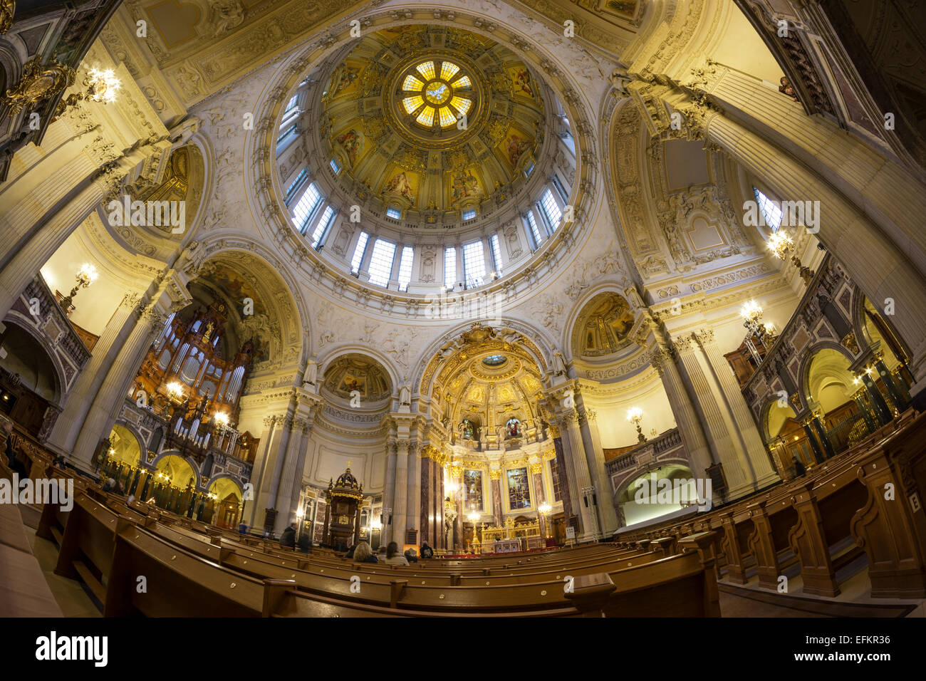 Soffitto a cupola della chiesa nella cattedrale di Berlino Foto Stock