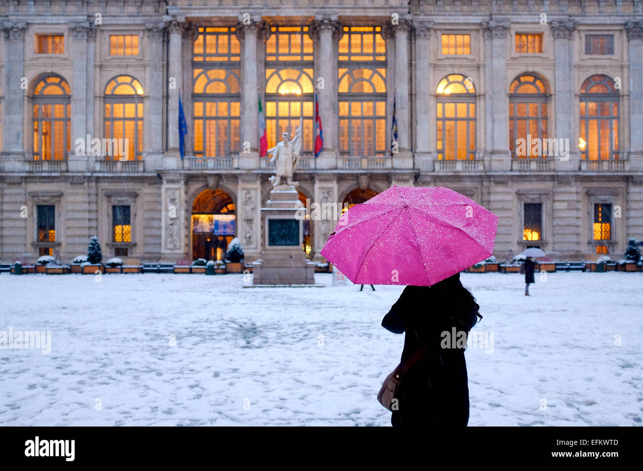 Torino, Italia. 5 febbraio, 2015 La prima neve a Torino Credito: Fabrizio Troiani/Alamy Live News Foto Stock