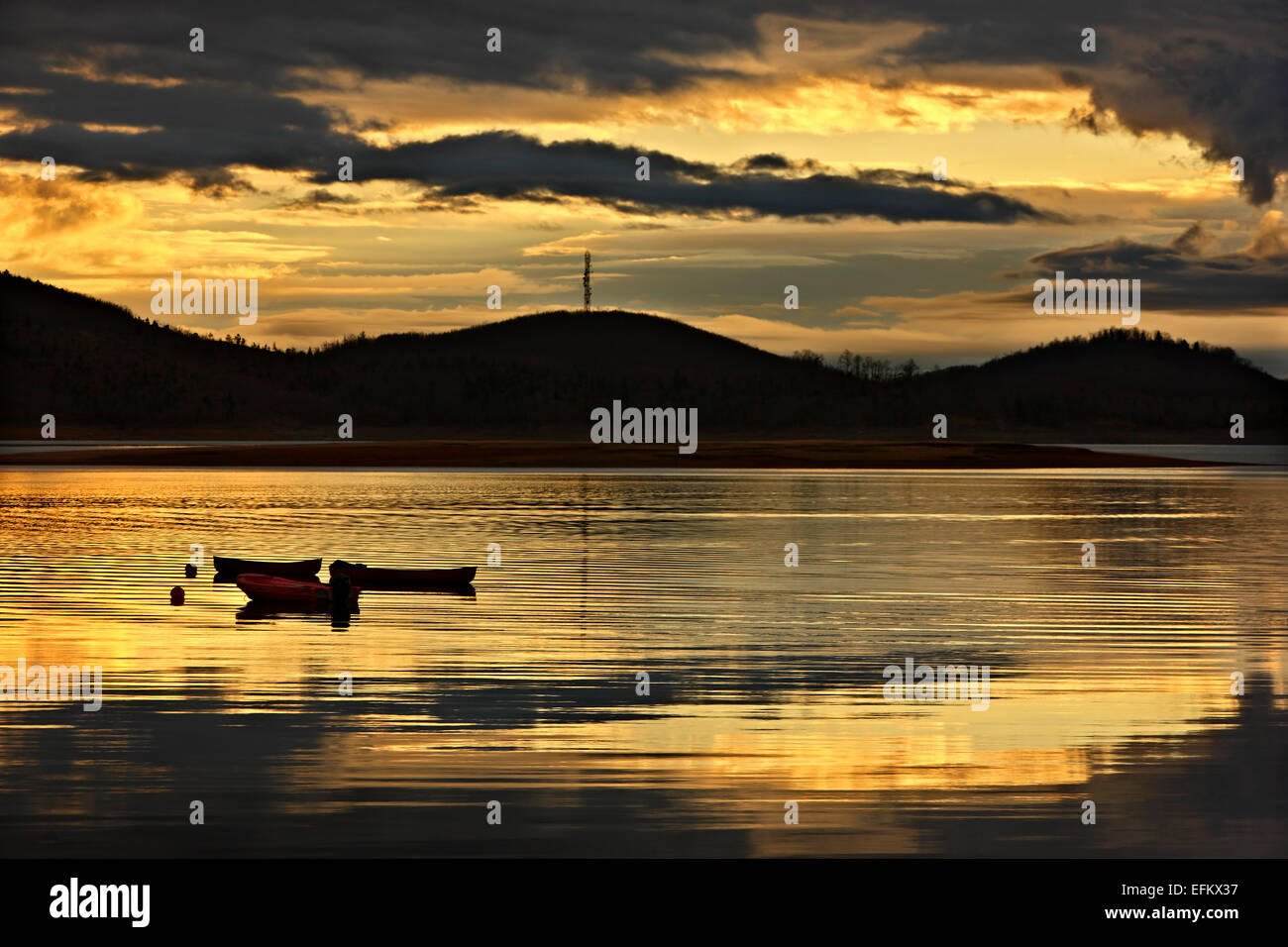 Sunrise al lago Plastiras, Karditsa, Tessaglia, Grecia. Foto Stock