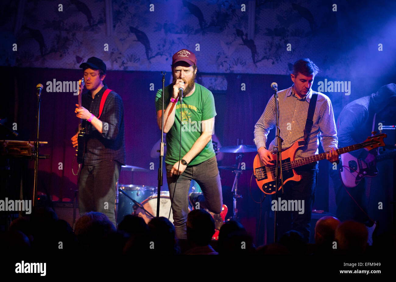 Band indie rock The Phantom Band in Concerto presso l Istituto di sordi, Manchester, Regno Unito, 6 febbraio, 2015. Fronteggiato dal cantante Rick Anthony. Foto Stock