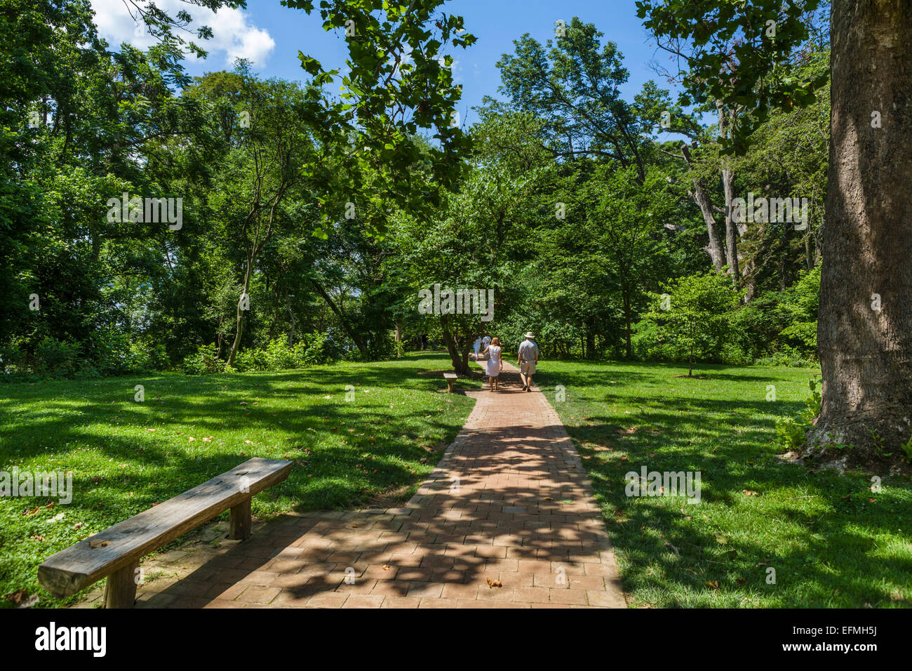 Percorso attraverso i motivi del Presidente George Washington plantation mansion a Mount Vernon, in contea di Fairfax, Virginia, Stati Uniti d'America Foto Stock