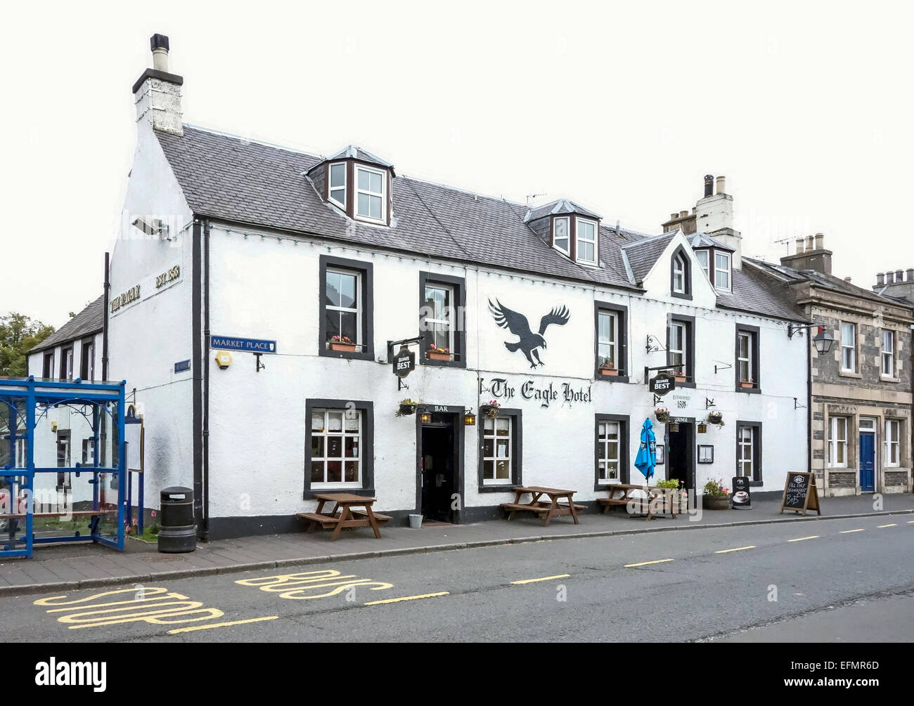 Strada principale A68 in Lauder frontiera scozzese in Scozia con la Eagle Hotel Foto Stock