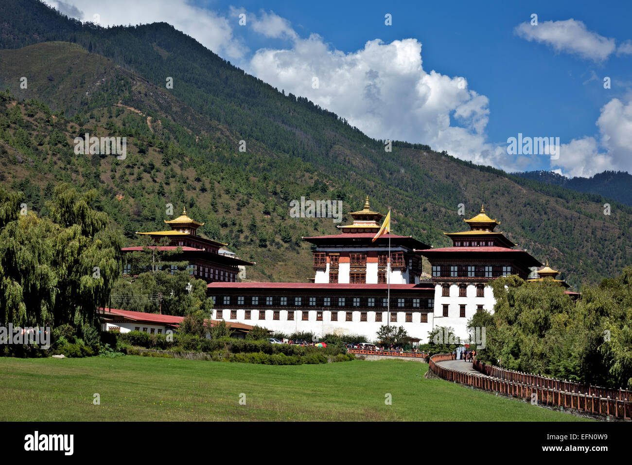 BU00048-00...BHUTAN - Il Trashi Chhoe Dzong, dei principali edifici governativi nella città capitale di Thimphu. Foto Stock