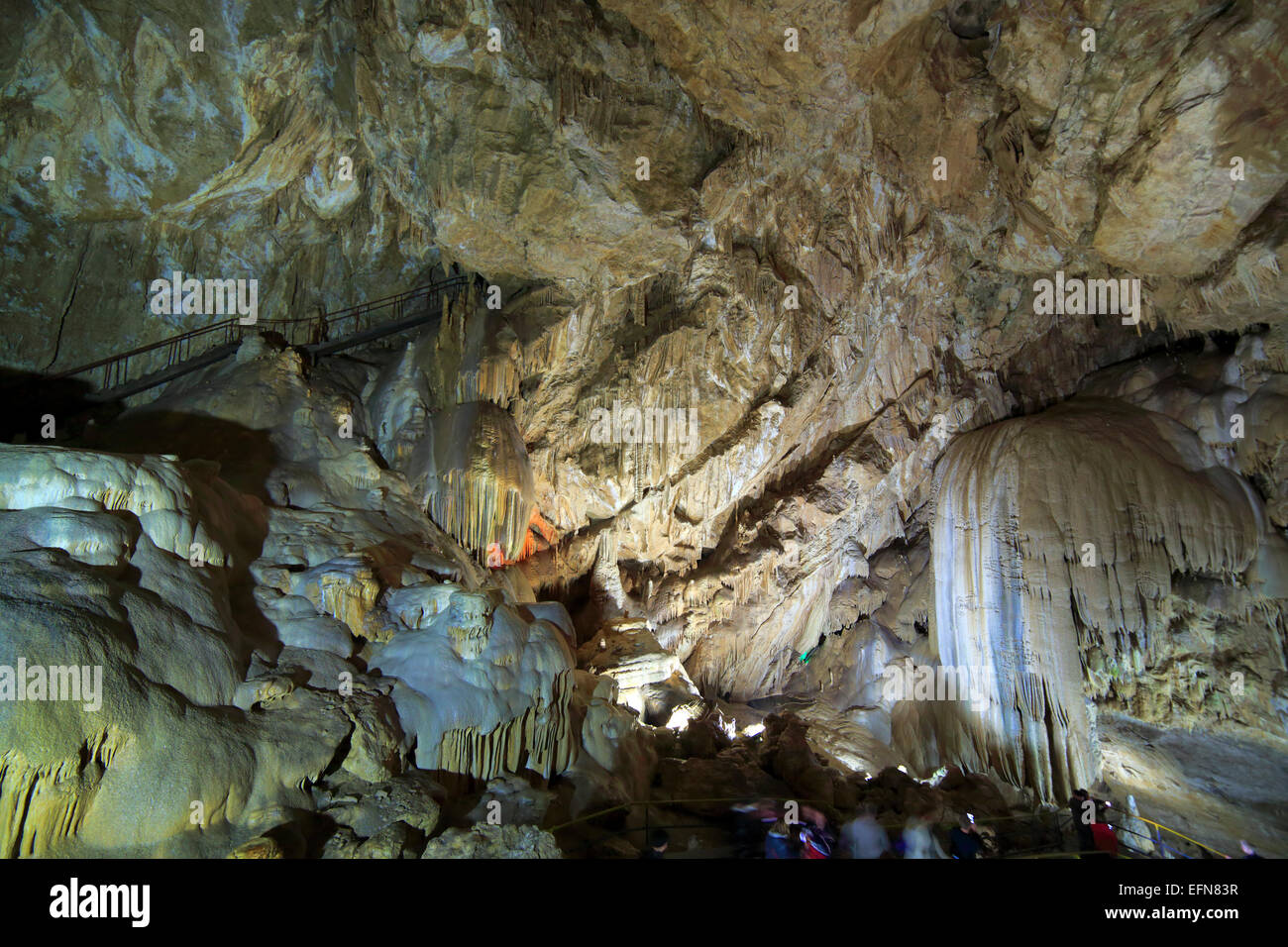 Abkhazia cave immagini e fotografie stock ad alta risoluzione - Alamy