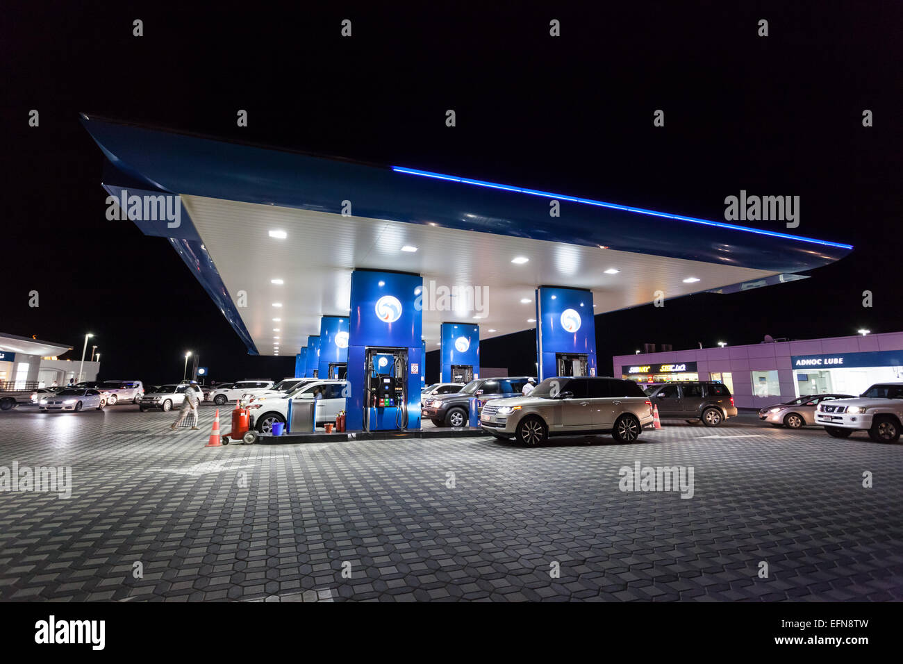 ENOC - stazione di benzina nella città di Dubai Foto Stock