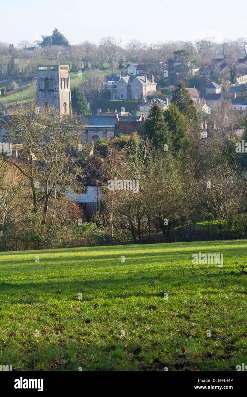 Chiesa di Santa Maria e il villaggio di Wedmore, Somerset, Inghilterra Foto Stock