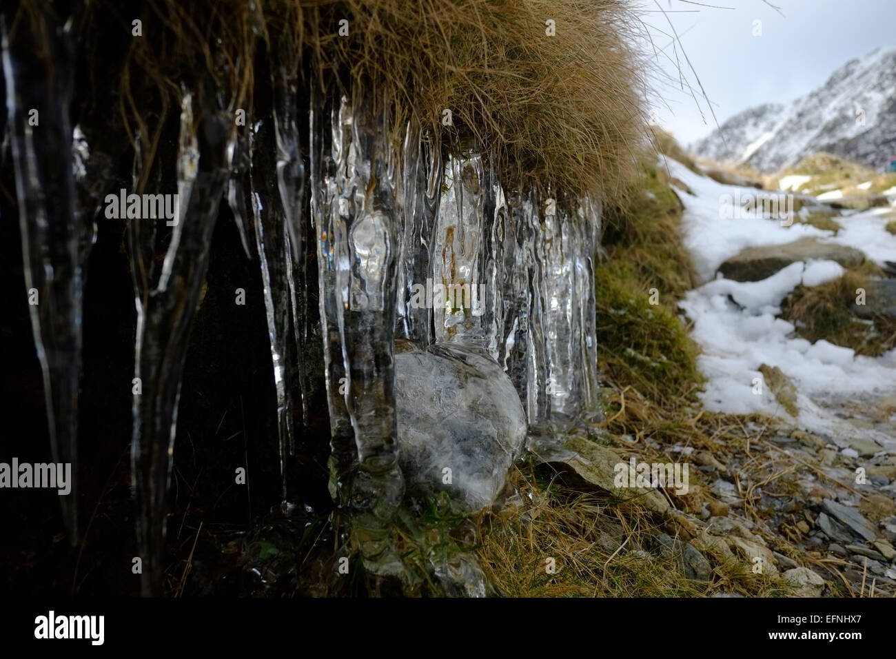 Cadir Idris durante l'inverno nella neve Foto Stock