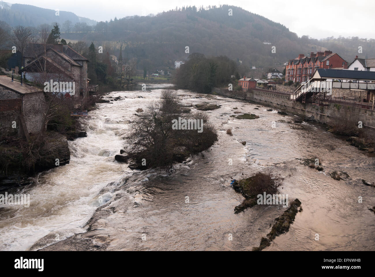 Fiume Dee, Llangollen in inverno Foto Stock