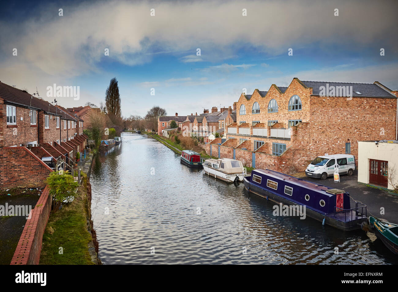 Stockton Heath parrocchia civile sobborgo di Warrington, Cheshire, Inghilterra UK . Alloggiamento sul Bridgewater Canal Foto Stock